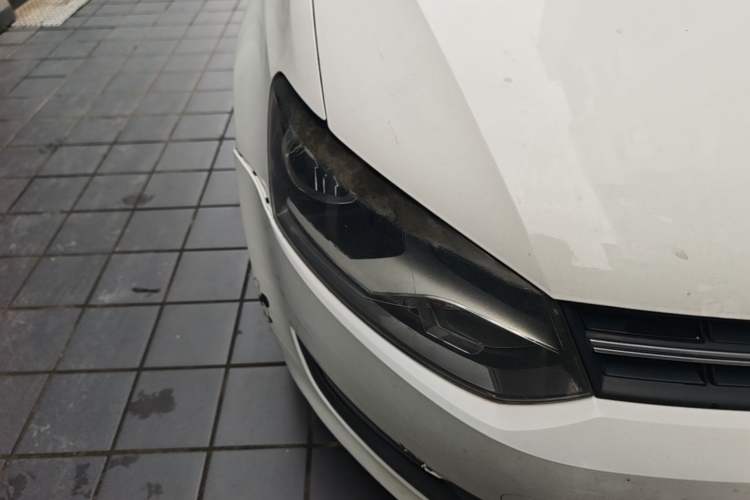 Used Volkswagen Polo 2013 1.6L Automatic Comfort Edition Right Front Headlight
