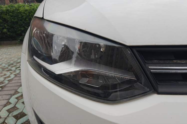 Used Volkswagen Polo 2013 1.4L Manual Comfort Edition Right Front Headlight