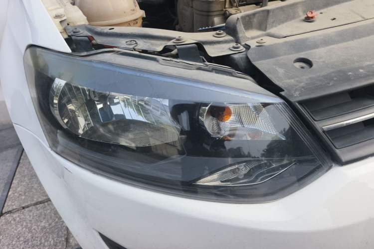 Used Volkswagen Polo 2013 1.4L Manual Fashion Edition Right Front Headlight