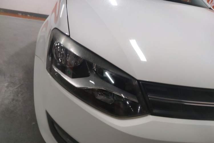 Used Volkswagen Polo 2013 1.6L Manual Comfort Edition Right Front Headlight