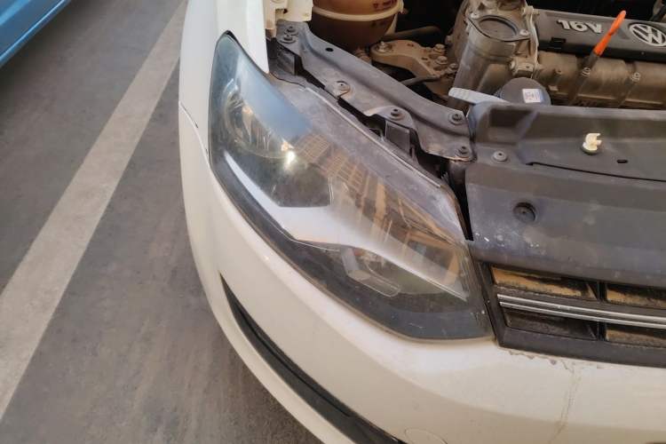 Used Volkswagen Polo 2013 1.4L Manual Comfort Edition Right Front Headlight