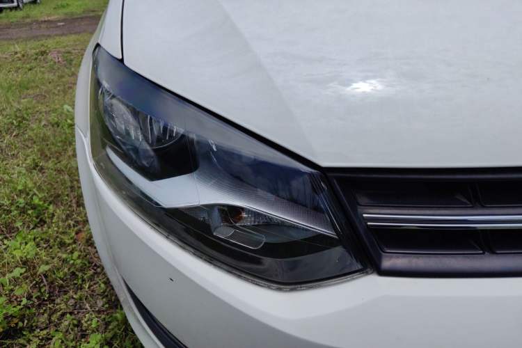 Used Volkswagen Polo 2013 1.4L Automatic Luxury Edition Right Front Headlight