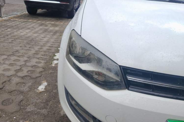 Used Volkswagen Polo 2013 1.6L Automatic Comfort Edition Right Front Headlight