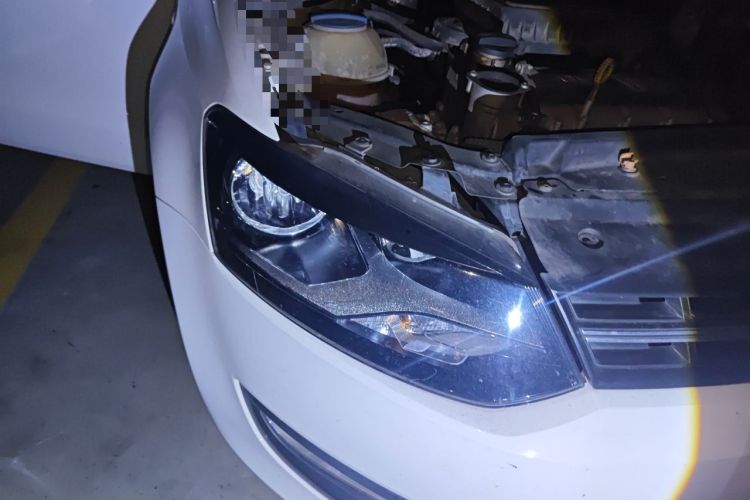 Used Volkswagen Polo 2013 1.6L Automatic Comfort Edition Right Front Headlight