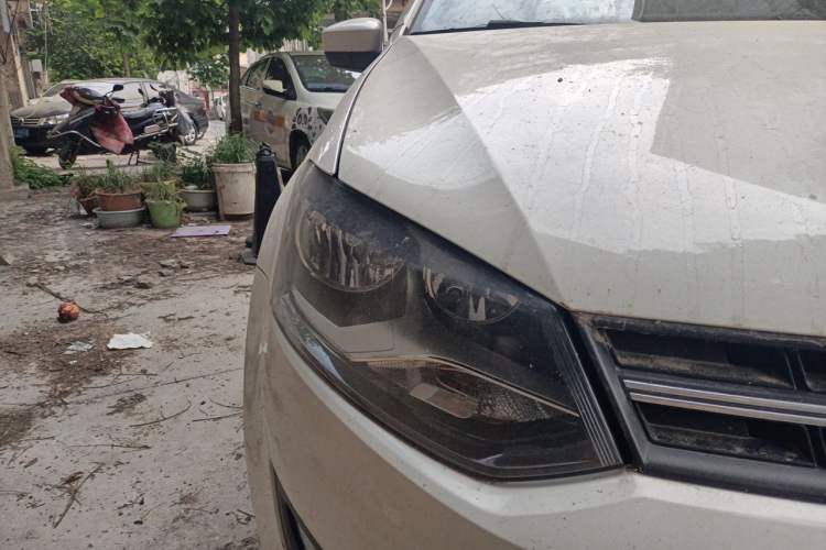 Used Volkswagen Polo 2013 1.4L Automatic Comfort Edition Right Front Headlight