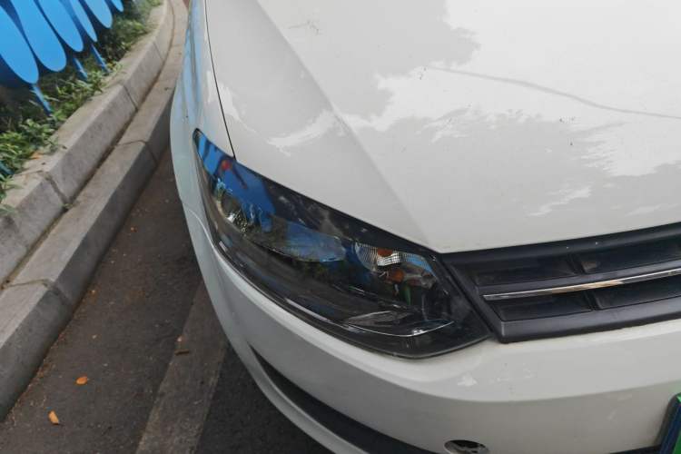 Used Volkswagen Polo 2013 1.4L Manual Fashion Edition Right Front Headlight