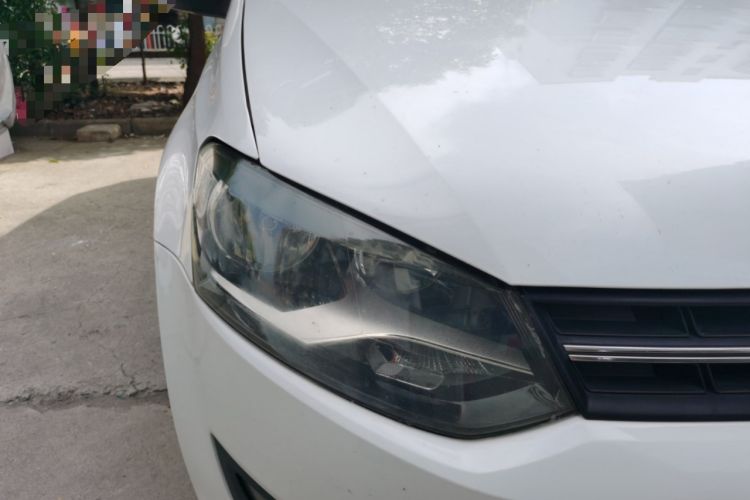 Used Volkswagen Polo 2013 1.6L Manual Comfort Edition Right Front Headlight