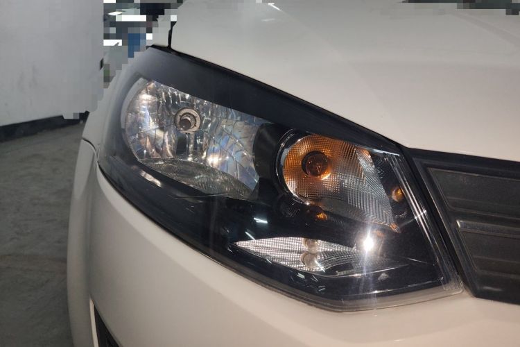 Used Volkswagen Polo 2013 1.4L Manual Fashion Edition Right Front Headlight