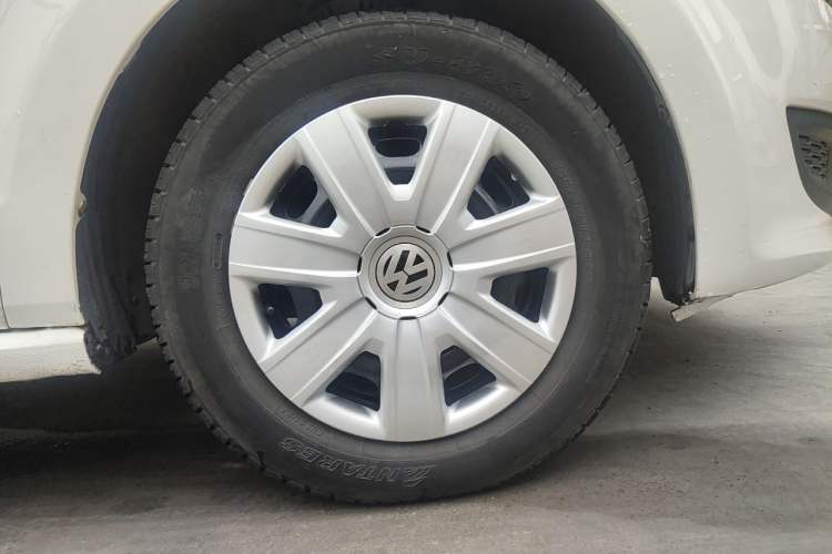 Used Volkswagen Polo 2013 1.4L Manual Fashion Edition Right Front Wheel Hub
