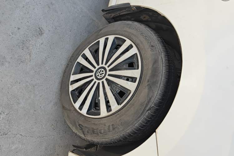 Used Volkswagen Polo 2013 1.4L Manual Fashion Edition Right Front Wheel Hub