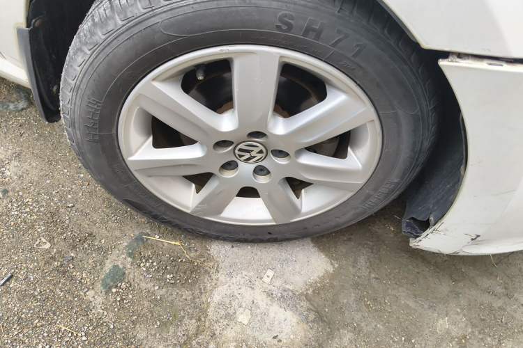 Used Volkswagen Polo 2013 1.4L Manual Comfort Edition Right Front Wheel Hub