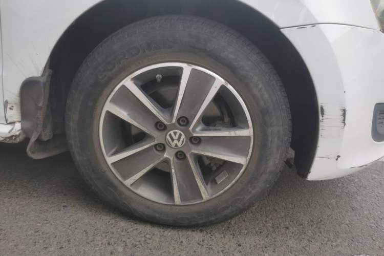Used Volkswagen Polo 2013 1.4L Manual Fashion Edition Right Front Wheel Hub