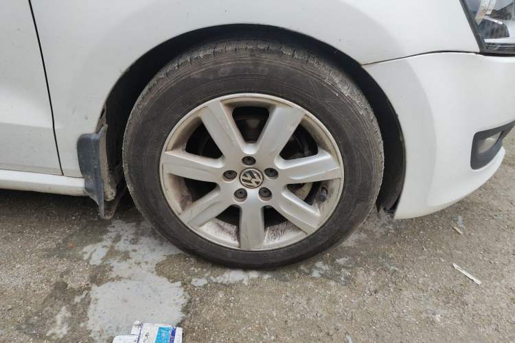 Used Volkswagen Polo 2013 1.4L Manual Fashion Edition Right Front Wheel Hub