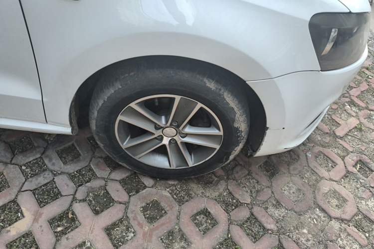 Used Volkswagen Polo 2013 1.4L Manual Fashion Edition Right Front Wheel Hub