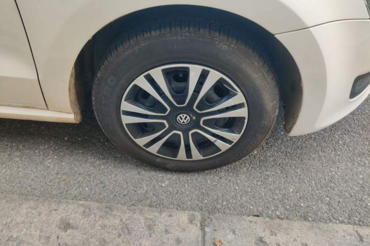 Used Volkswagen Polo 2013 1.4L Manual Fashion Edition Right Front Wheel Hub