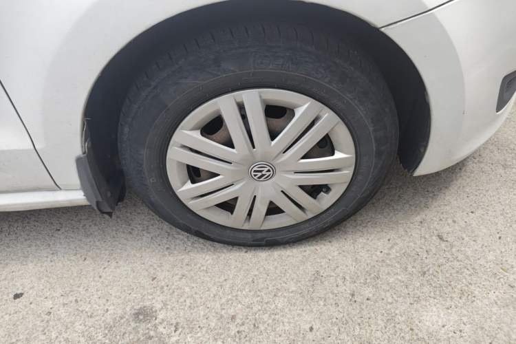Used Volkswagen Polo 2013 1.4L Manual Fashion Edition Right Front Wheel Hub