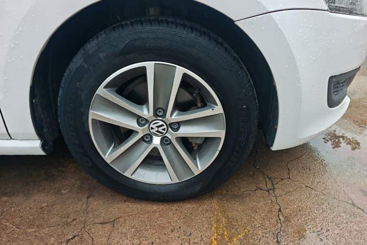 Used Volkswagen Polo 2013 1.4L Manual Fashion Edition Right Front Wheel Hub