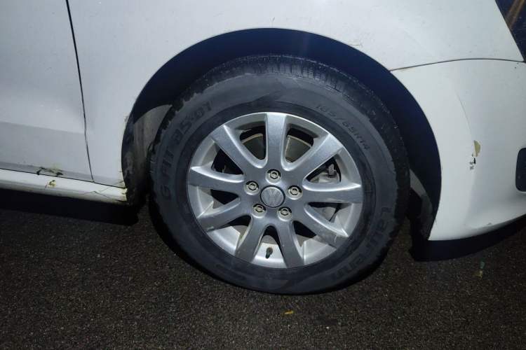 Used Volkswagen Polo 2013 1.4L Manual Fashion Edition Right Front Wheel Hub