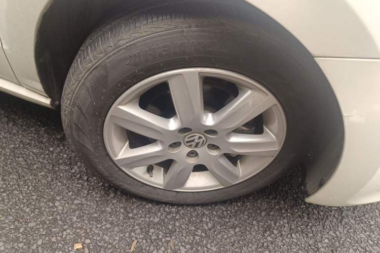 Used Volkswagen Polo 2013 1.4L Manual Comfort Edition Right Front Wheel Hub