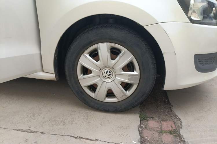 Used Volkswagen Polo 2013 1.4L Manual Fashion Edition Right Front Wheel Hub