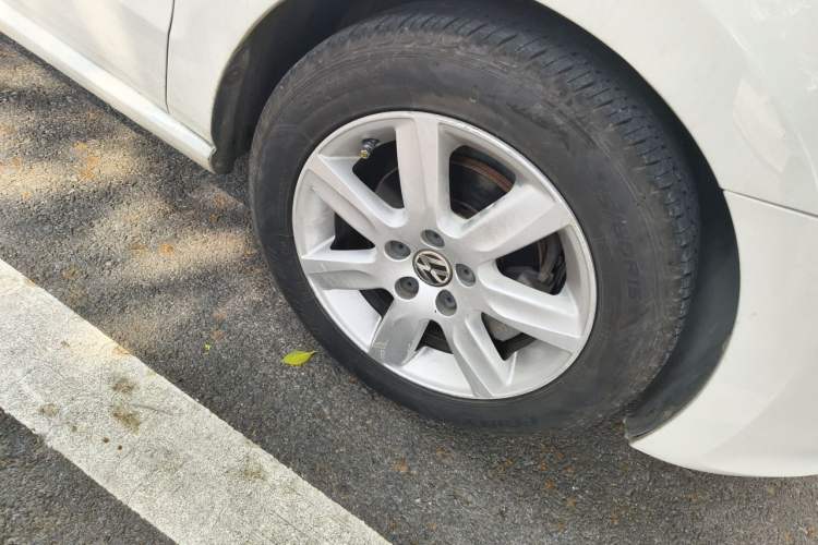 Used Volkswagen Polo 2013 1.4L Manual Comfort Edition Right Front Wheel Hub
