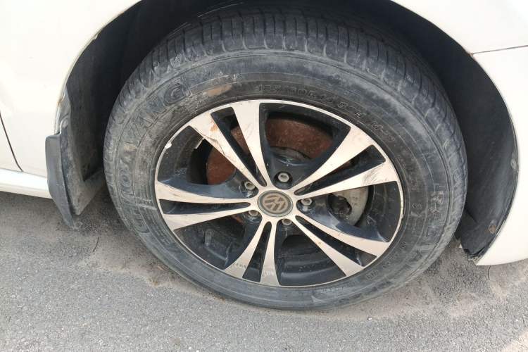 Used Volkswagen Polo 2013 1.4L Manual Fashion Edition Right Front Wheel Hub