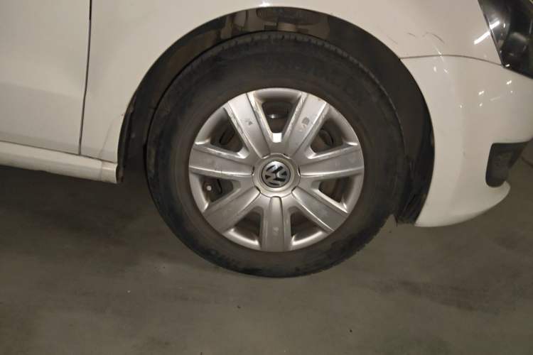 Used Volkswagen Polo 2013 1.4L Manual Fashion Edition Right Front Wheel Hub