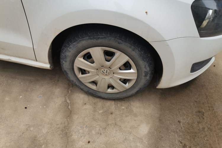 Used Volkswagen Polo 2013 1.4L Manual Fashion Edition Right Front Wheel Hub