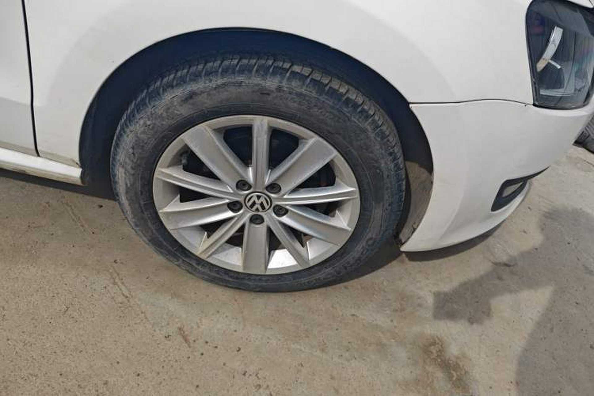 Used Volkswagen Polo 2013 1.4L Automatic Luxury Edition Right Front Wheel Hub