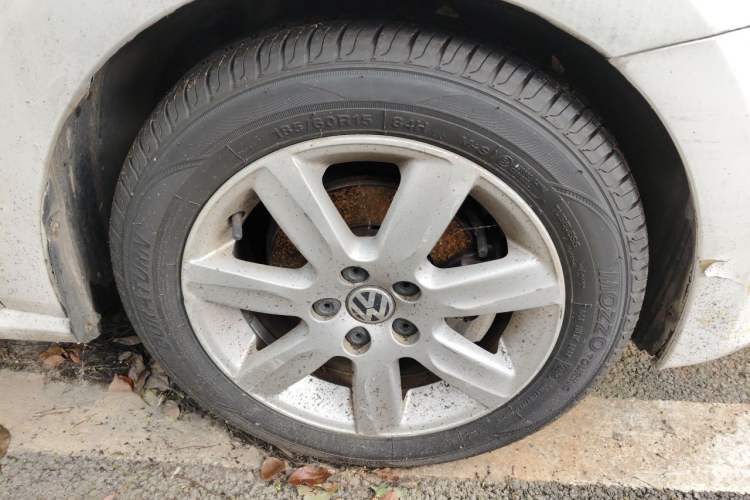 Used Volkswagen Polo 2013 1.6L Automatic Luxury Edition Right Front Wheel Hub