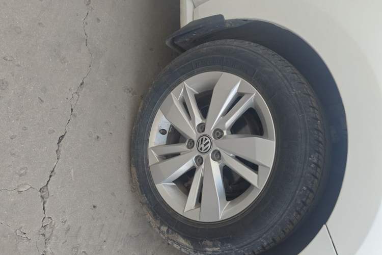 Used Volkswagen Polo 2013 1.4L Manual Fashion Edition Right Front Wheel Hub