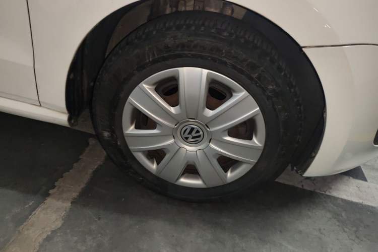 Used Volkswagen Polo 2013 1.4L Manual Fashion Edition Right Front Wheel Hub