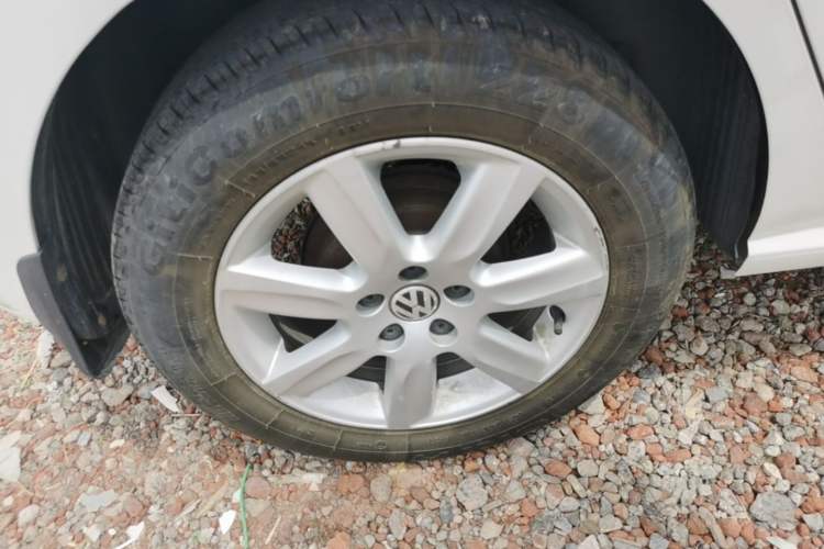 Used Volkswagen Polo 2013 1.6L Automatic Comfort Edition Right Rear Wheel Hub