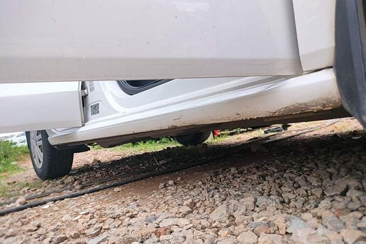 Used Volkswagen Polo 2013 1.4L Manual Fashion Edition Right Side Sill