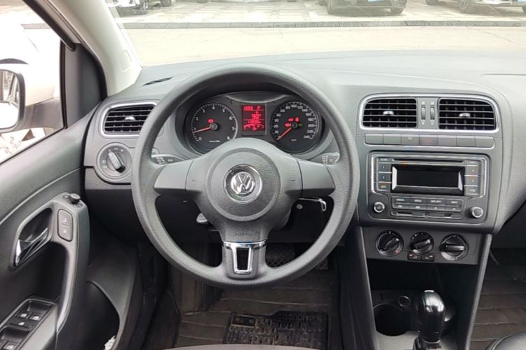 Used Volkswagen Polo 2013 1.6L Automatic Comfort Edition Steering Wheel