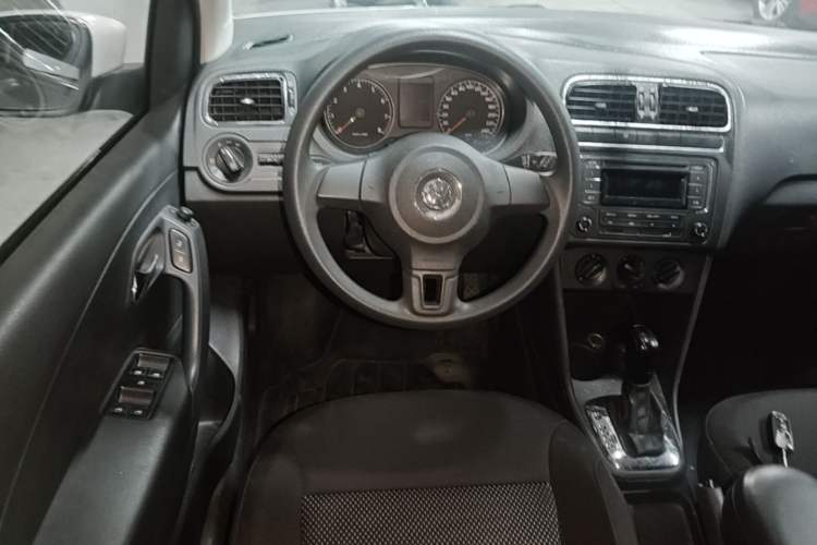 Used Volkswagen Polo 2013 1.4L Automatic Comfort Edition Steering Wheel