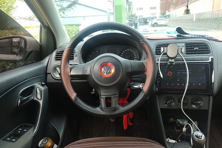 Used Volkswagen Polo 2013 1.4L Manual Fashion Edition Steering Wheel
