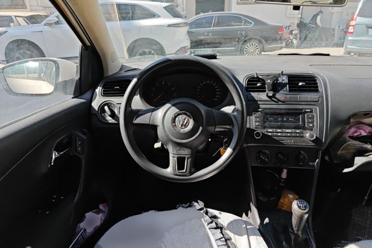 Used Volkswagen Polo 2013 1.4L Manual Fashion Edition Steering Wheel