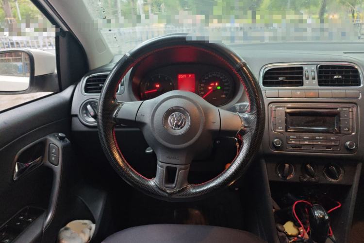 Used Volkswagen Polo 2013 1.4L Automatic Comfort Edition Steering Wheel