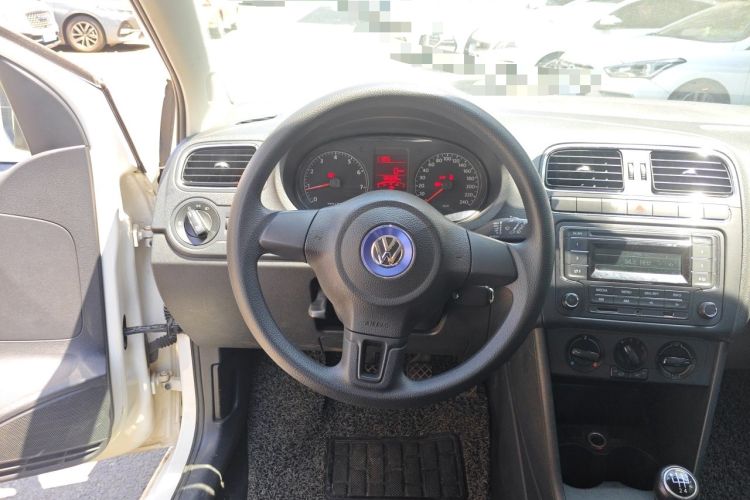 Used Volkswagen Polo 2013 1.4L Manual Comfort Edition Steering Wheel