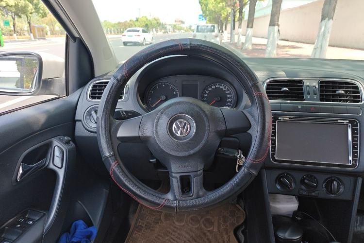 Used Volkswagen Polo 2013 1.6L Manual Comfort Edition Steering Wheel