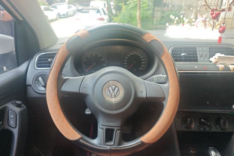 Used Volkswagen Polo 2013 1.6L Automatic Comfort Edition Steering Wheel