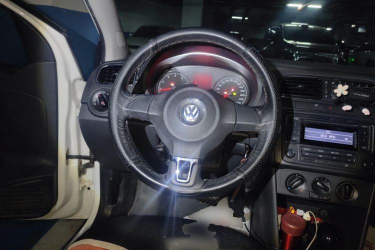 Used Volkswagen Polo 2013 1.4L Automatic Comfort Edition Steering Wheel