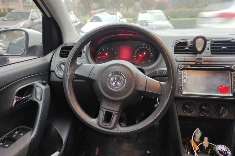 Used Volkswagen Polo 2013 1.4L Manual Fashion Edition Steering Wheel
