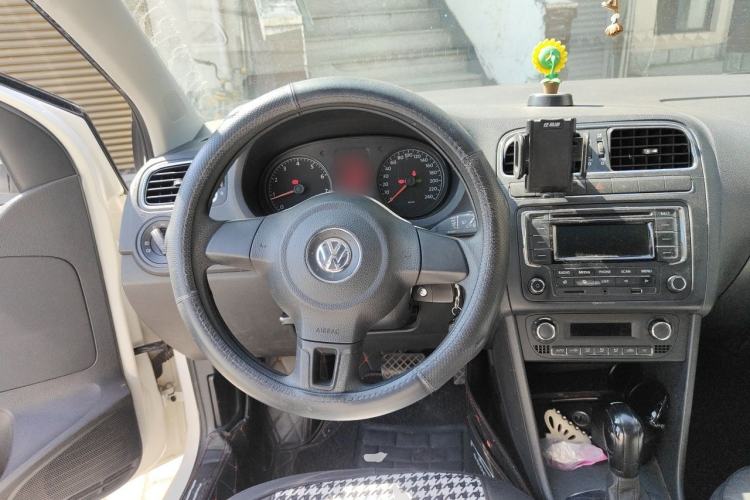 Used Volkswagen Polo 2013 1.6L Automatic Comfort Edition Steering Wheel