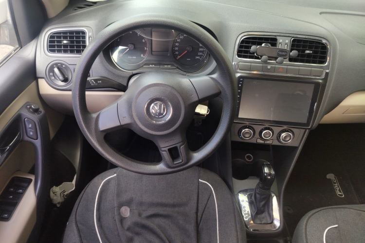 Used Volkswagen Polo 2013 1.6L Automatic Comfort Edition Steering Wheel