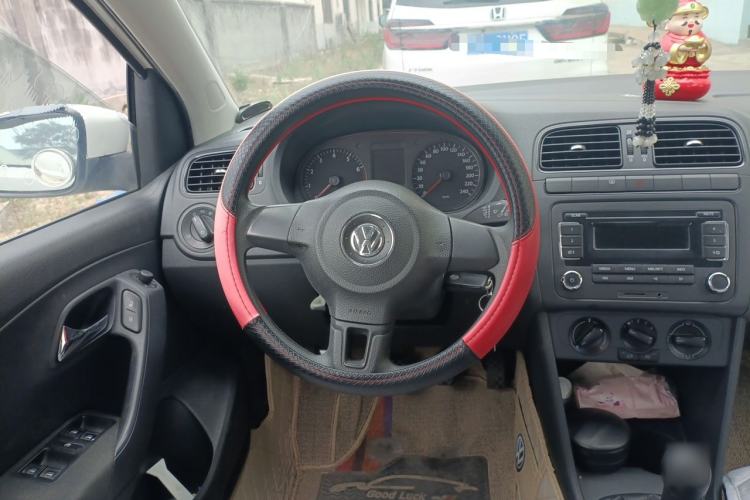 Used Volkswagen Polo 2013 1.4L Manual Fashion Edition Steering Wheel