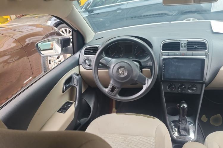 Used Volkswagen Polo 2013 1.6L Automatic Comfort Edition Steering Wheel