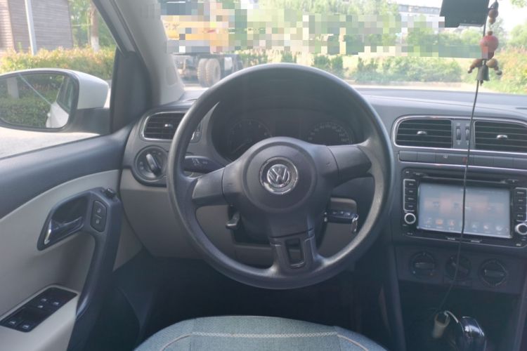Used Volkswagen Polo 2013 1.4L Automatic Comfort Edition Steering Wheel