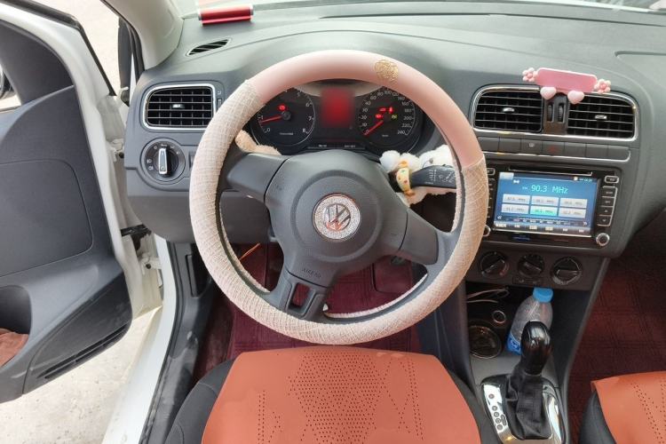 Used Volkswagen Polo 2013 1.6L Automatic Comfort Edition Steering Wheel